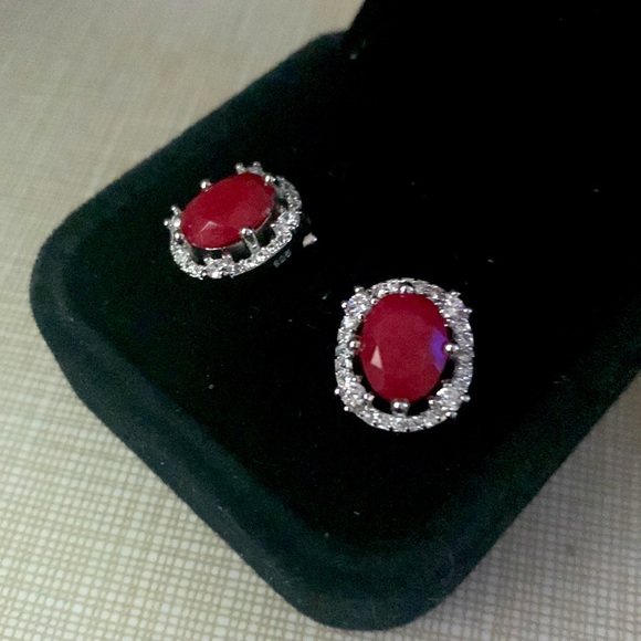 New classy stylish elegant artwork artisan Red Ruby Cz’s SS925 studs earrings - Picture 3 of 11